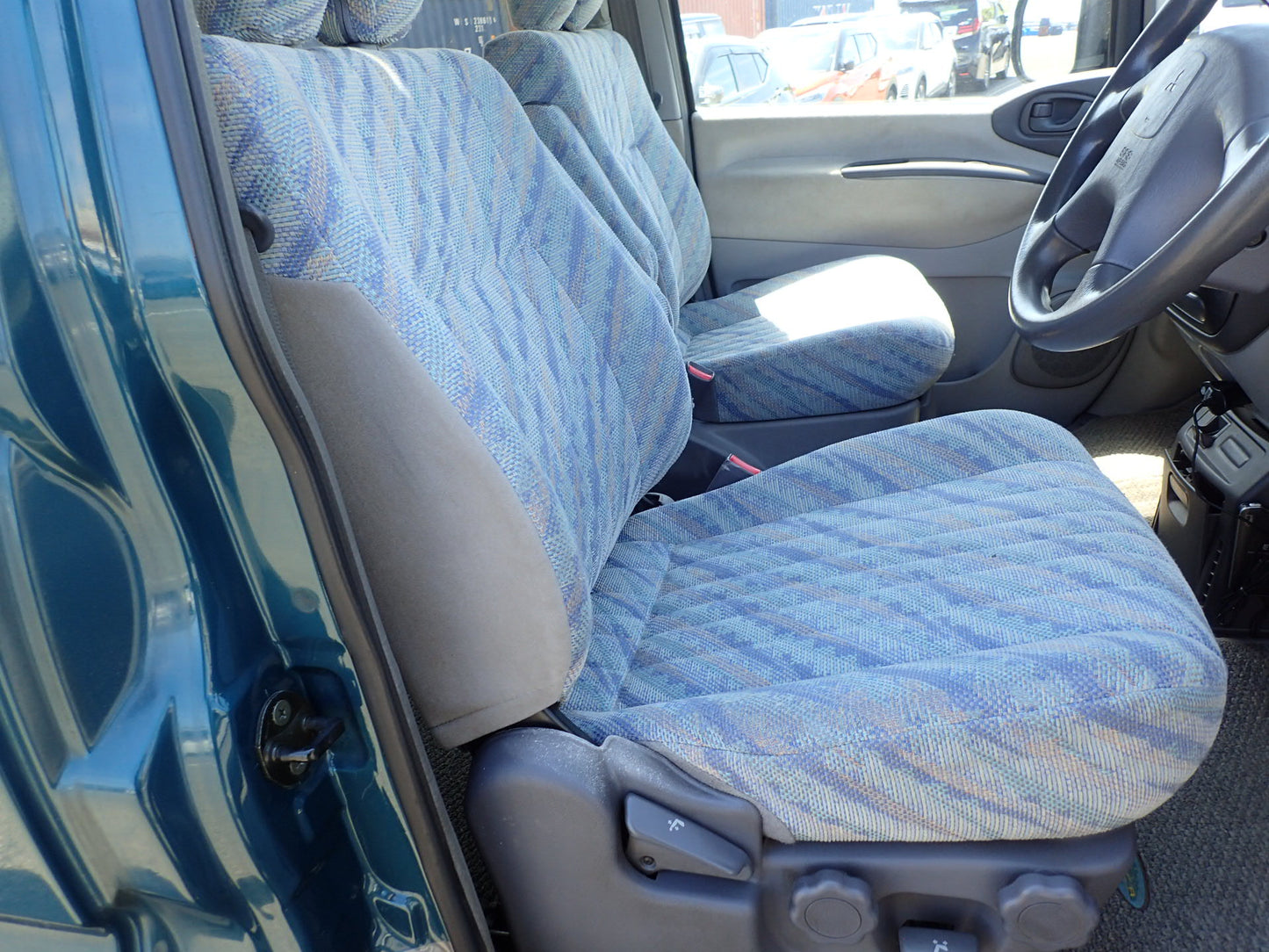 1998 Mitsubishi Delica XL 4X4