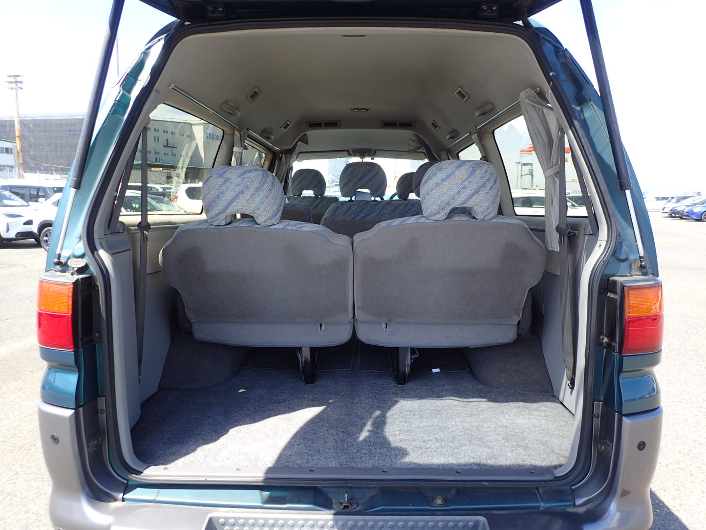 1998 Mitsubishi Delica XL 4X4