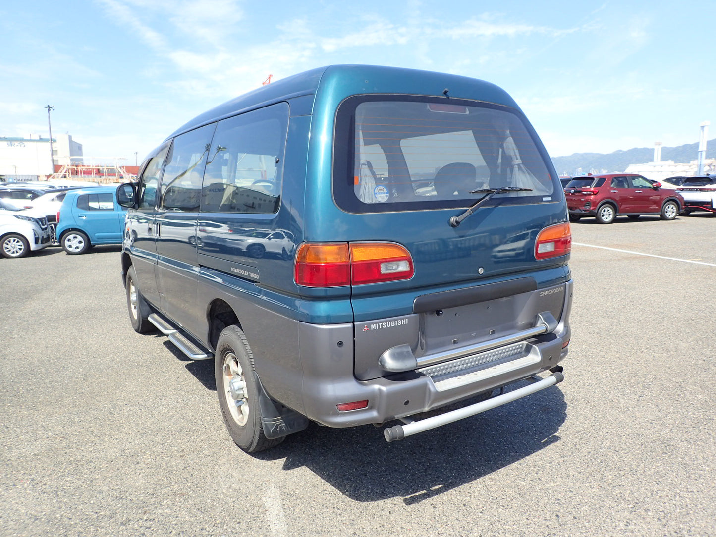 1998 Mitsubishi Delica XL 4X4