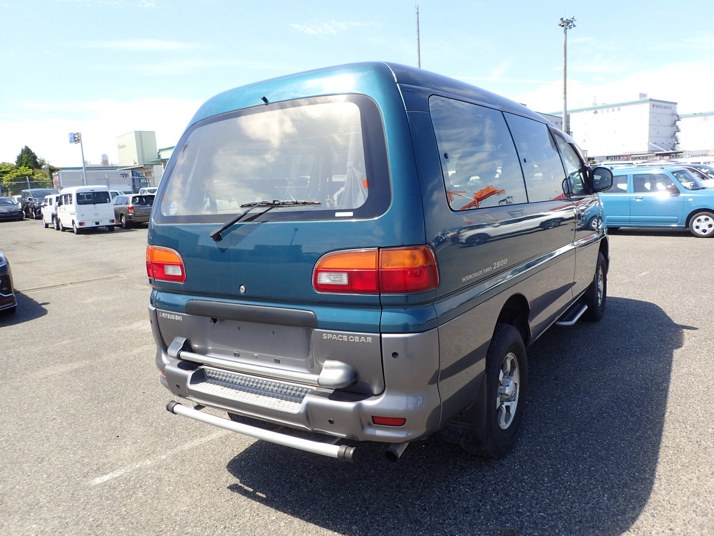1998 Mitsubishi Delica XL 4X4