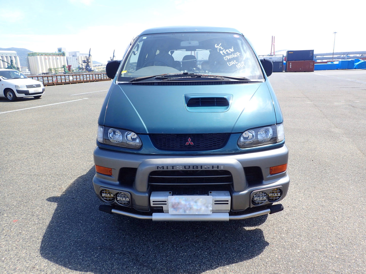 1998 Mitsubishi Delica XL 4X4