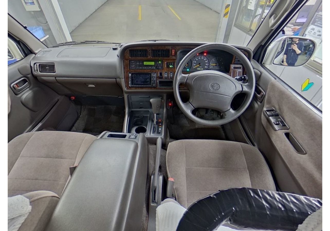 1999 Toyota Hiace Living Saloon - 3.0 Turbo Diesel