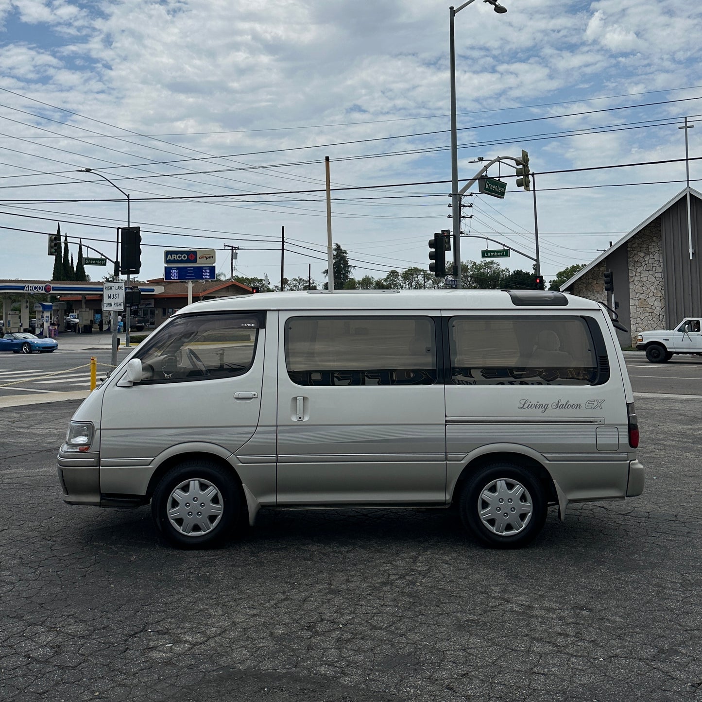1999 Toyota Hiace Living Saloon - 3.0 Turbo Diesel
