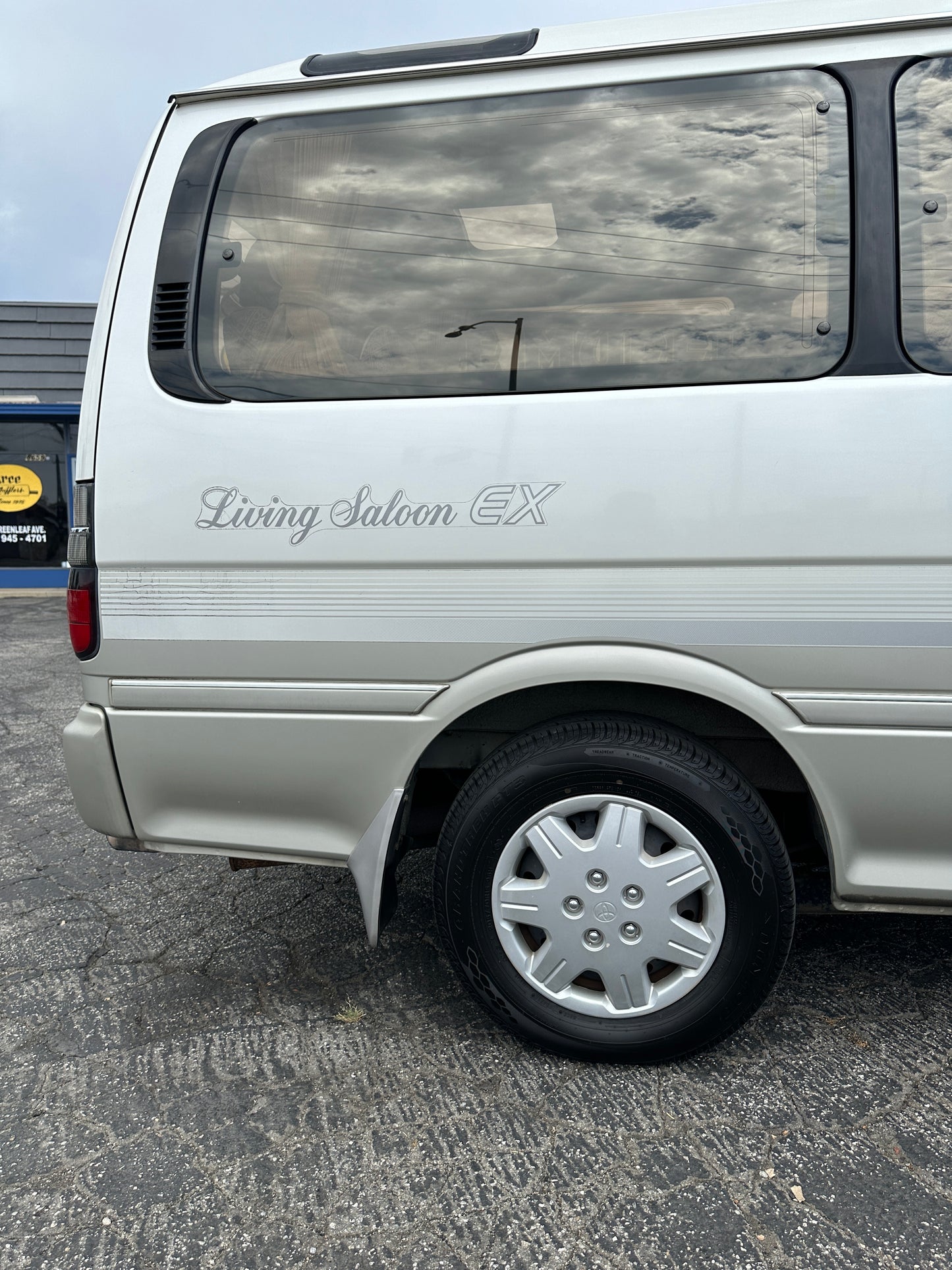 1999 Toyota Hiace Living Saloon - 3.0 Turbo Diesel