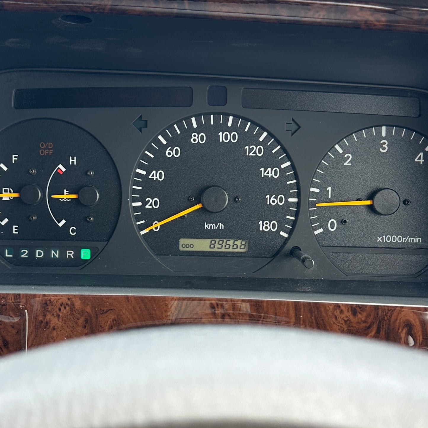 1999 Toyota Hiace Living Saloon - 3.0 Turbo Diesel