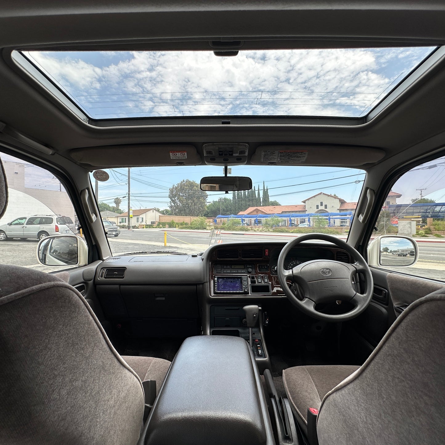 1999 Toyota Hiace Living Saloon - 3.0 Turbo Diesel